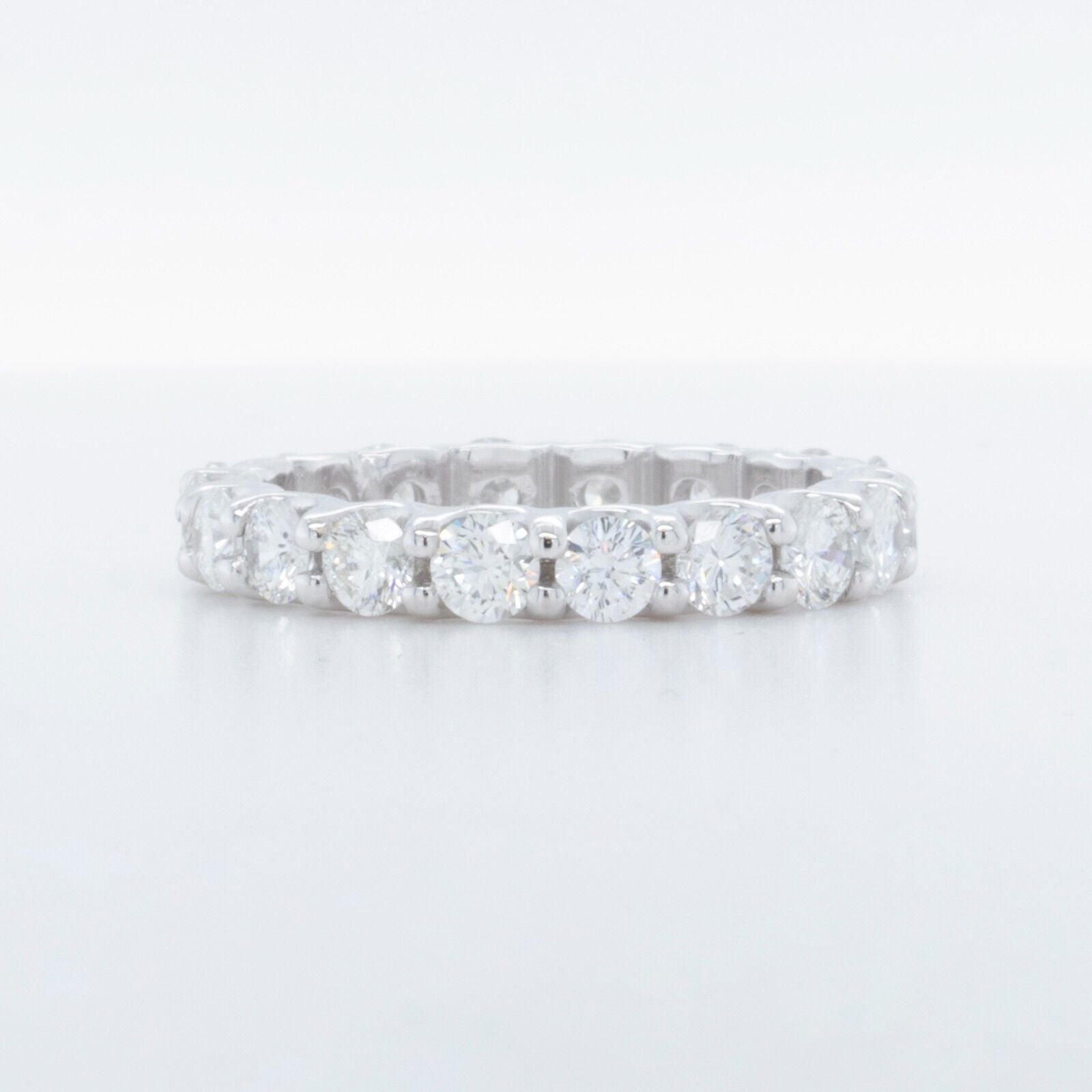 14k White Gold 18 Stone Round Diamond Eternity Band 2.45ctw G-H SI1 Size 6.75