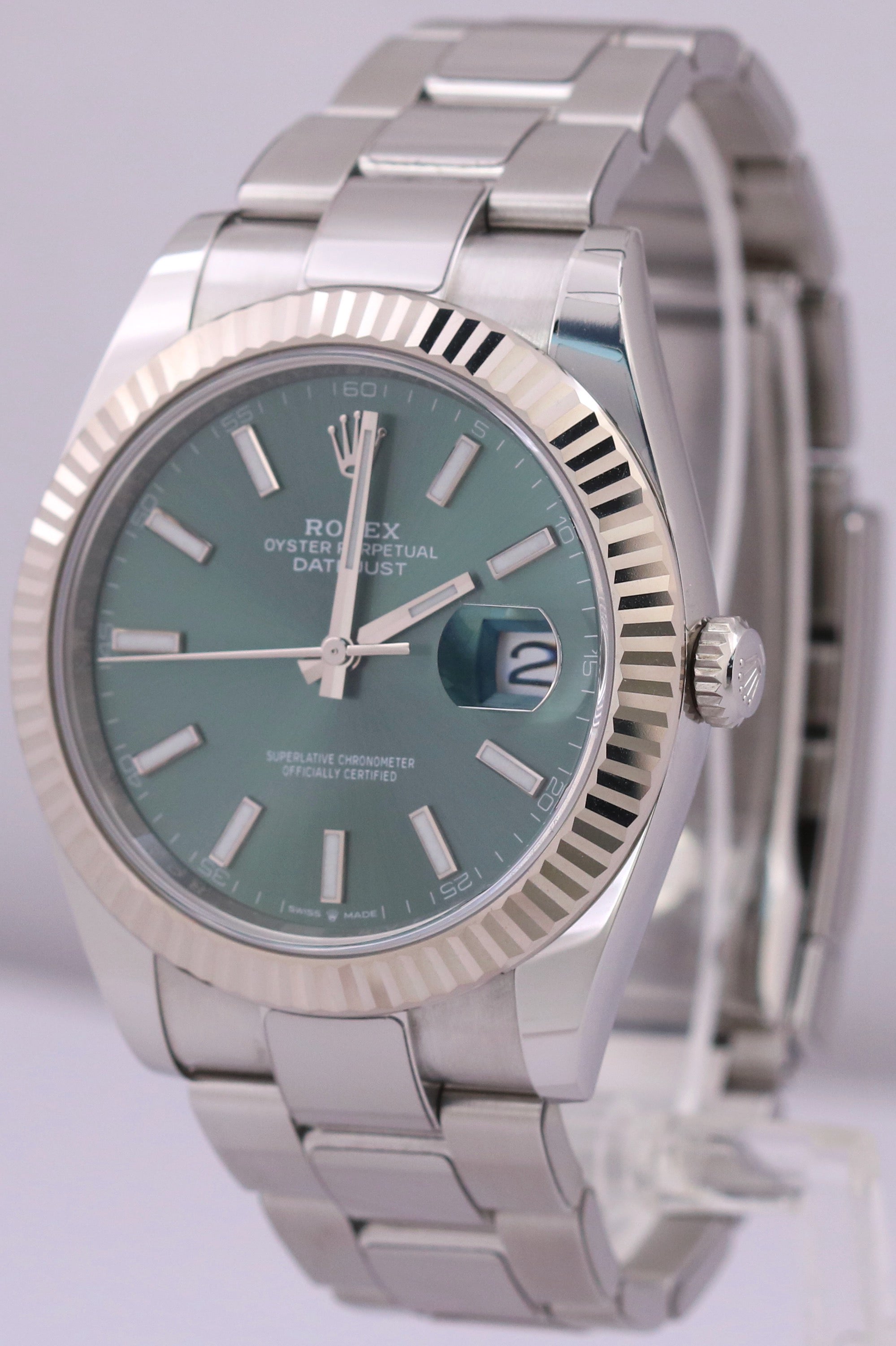 UNWORN SEPT 2024 PAPERS Rolex DateJust 41mm GREEN 18K Fluted Oyster 126334 BOX