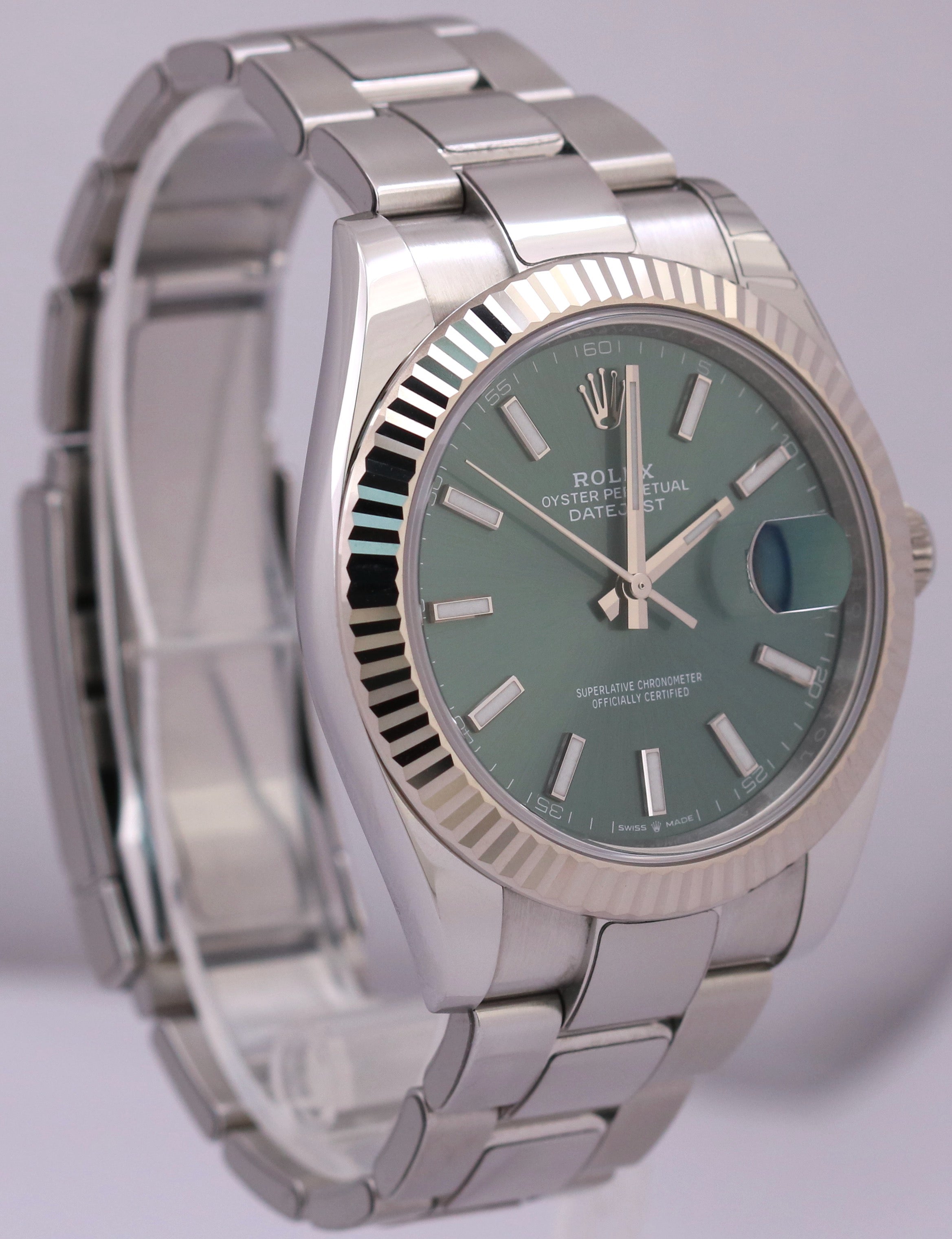 UNWORN SEPT 2024 PAPERS Rolex DateJust 41mm GREEN 18K Fluted Oyster 126334 BOX