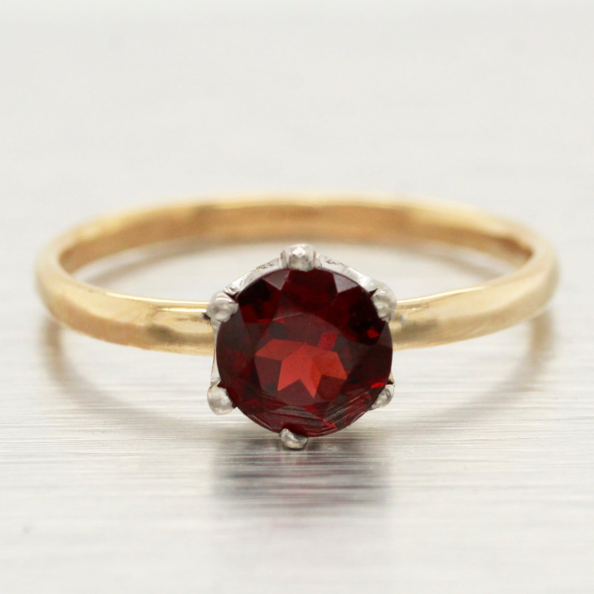 Antique Art Deco 0.70ct Garnet Engagement Ring - 14k Yellow Gold Solitaire Style