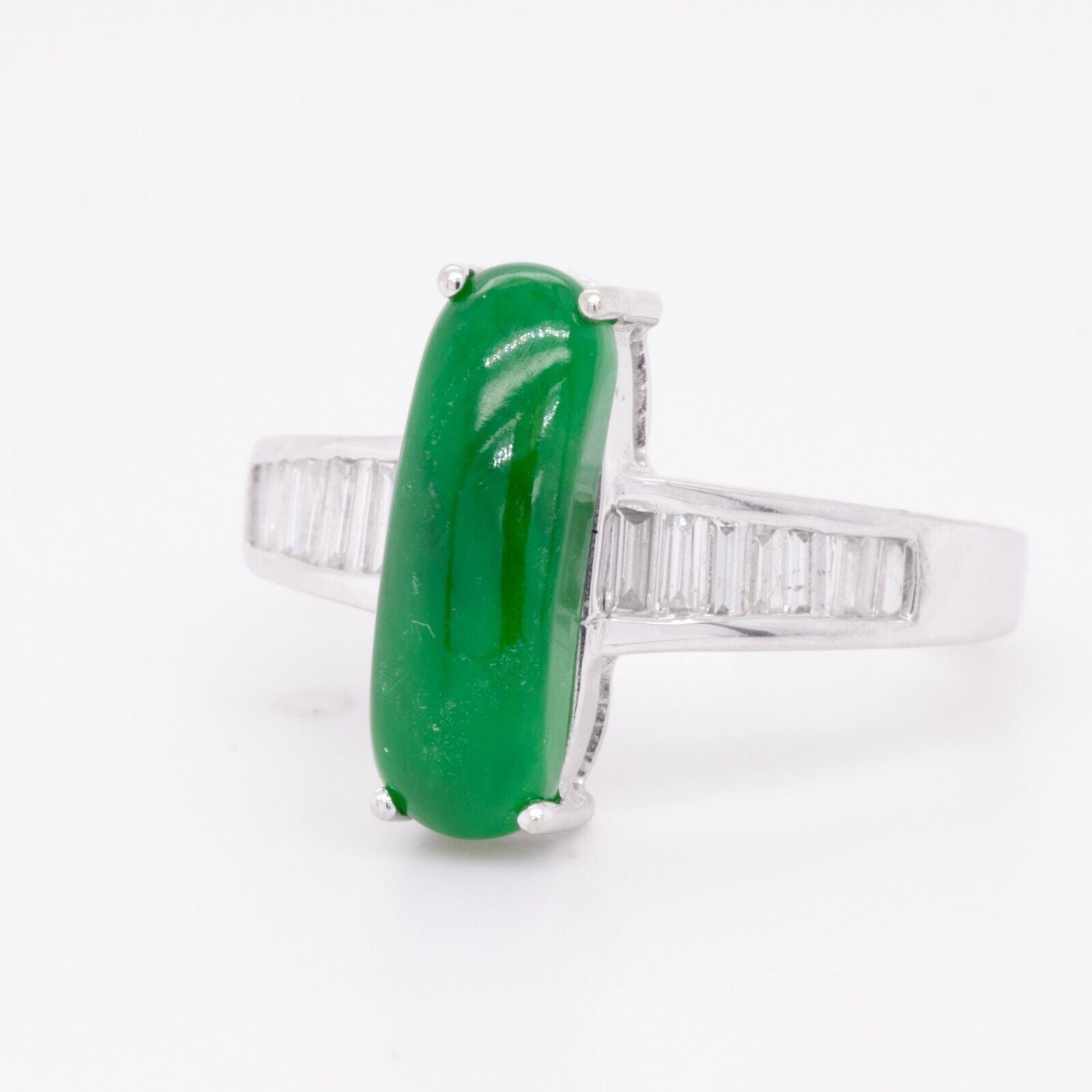 18k White Gold Oblong Oval Emerald & Straight Baguette Ring 0.35ctw G VS2 3.3g