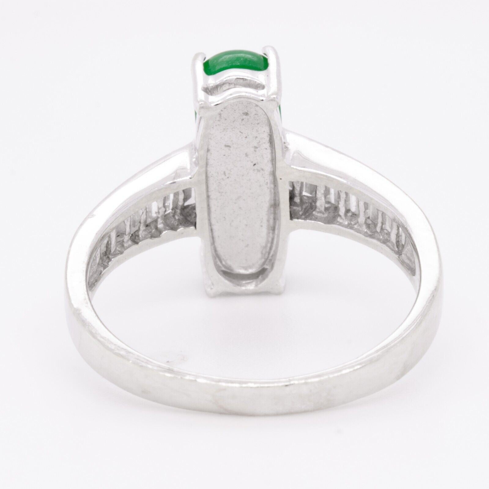 18k White Gold Oblong Oval Emerald & Straight Baguette Ring 0.35ctw G VS2 3.3g