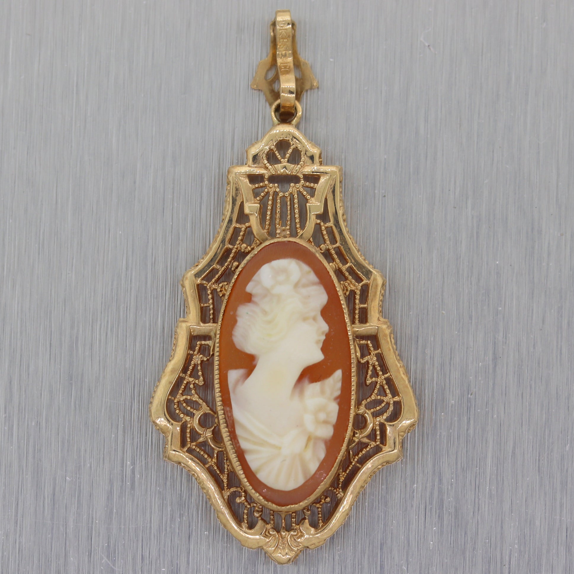 1930's Esemco 10k Yellow Gold Cameo Filigree Pendant