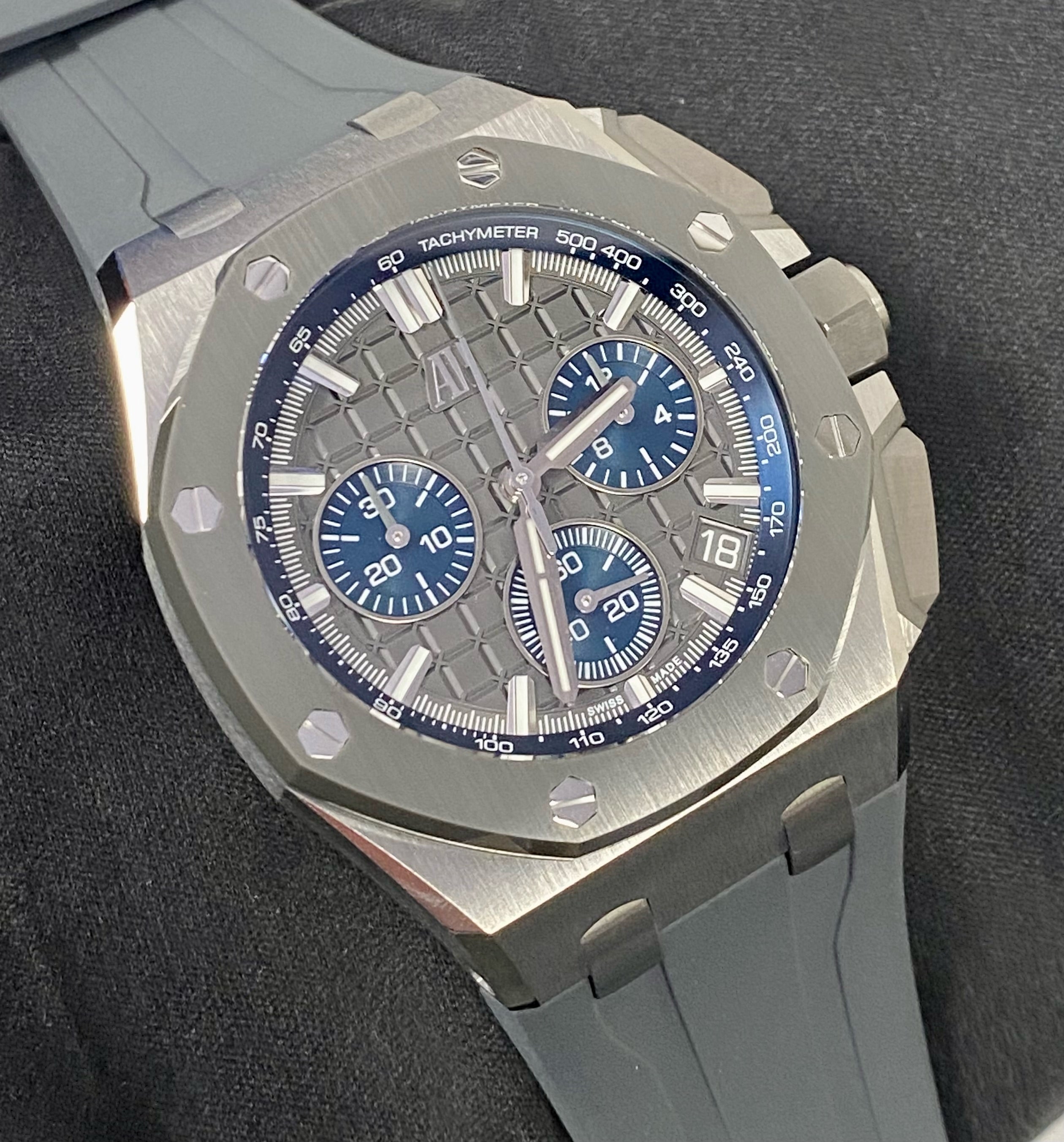 NEW NOV 2021 Audemars Piguet AP Royal Oak Offshore Blue 43mm Titanium 26420 IO