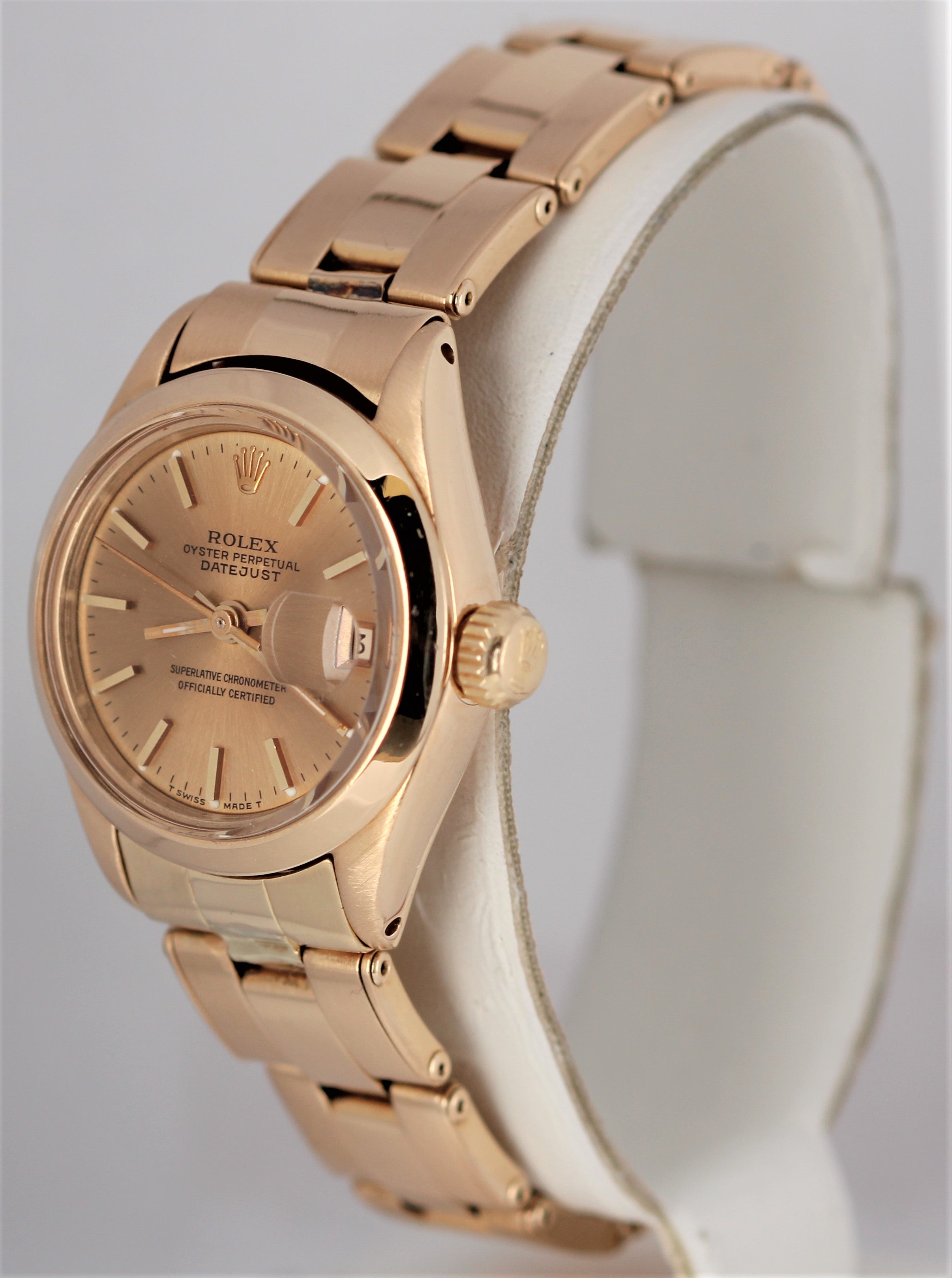 26mm Lady Rolex 18k Yellow Gold Oyster Perpetual Datejust Watch. Champagne  Dial. 18k Yellow Gold Flu