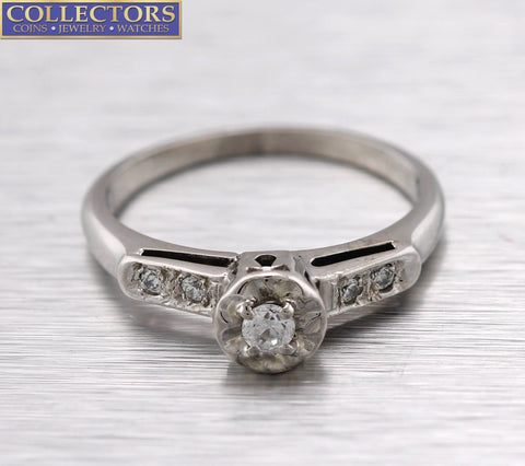 Lovely Ladies Vintage Estate 14K White Gold 0.12ctw Diamond Engagement Ring