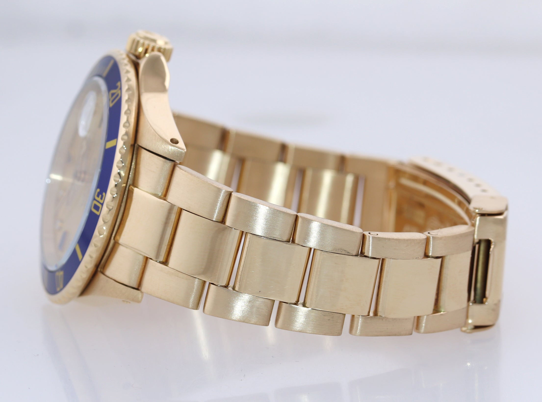 Rolex Submariner Blue 16808 18k Yellow Gold 40mm Champagne Diamond Watch Box