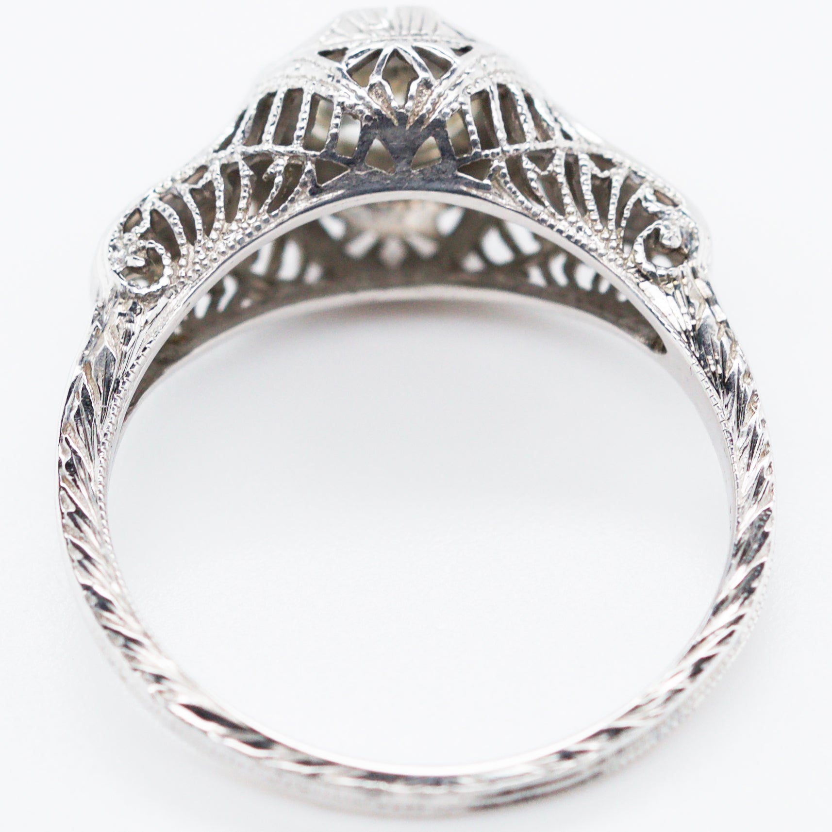 Beautiful Ladies Art Deco 2.8 gram Platinum .60carat Vintage Engagement Ring